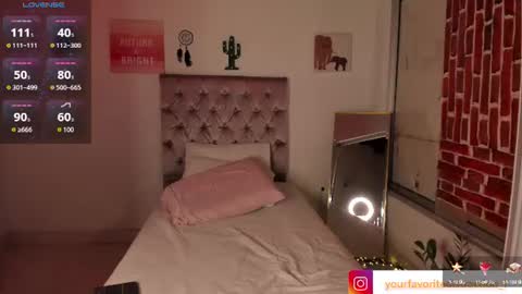 Alanna  online show from June 18, 2026, 12:33 am