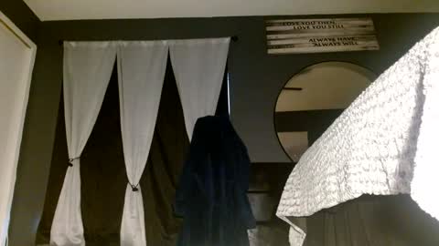 Snapshot of alannarack chatting on May 4, 2026, 12:56 pm Alanna Rack online show from May 4, 2026, 12:56 pm