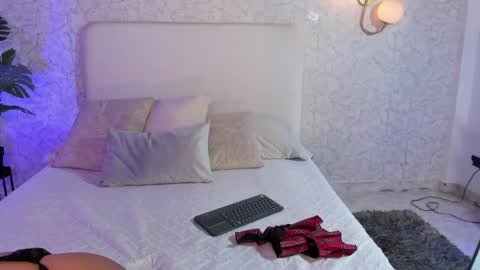 alannarouge online show from May 25, 2026, 11:38 am