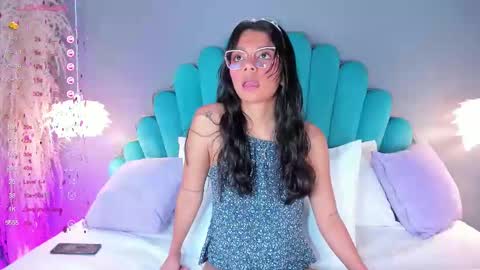 Alassia Hocthner online show from September 11, 2025, 11:43 am