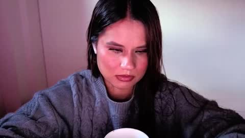 alba_toro535670 online show from January 7, 2026, 1:02 pm