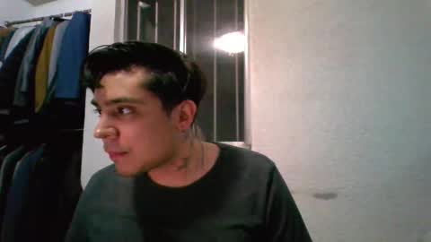 Snapshot of albertoarenas16 chatting on April 9, 2026, 6:19 am albertoarenas16 online show from April 9, 2026, 6:19 am