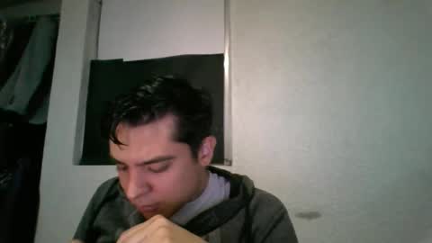 Snapshot of albertoarenas16 chatting on May 25, 2026, 5:35 am albertoarenas16 online show from May 25, 2026, 5:35 am