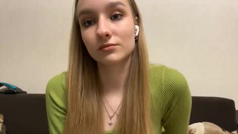 Lina   online show from February 23, 2026, 7:33 pm