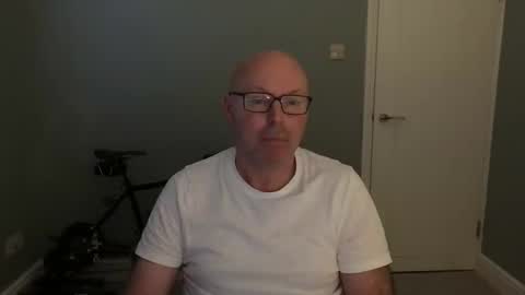 Snapshot of alc300170 chatting on October 8, 2025, 6:55 am alc300170 online show from October 8, 2025, 6:55 am