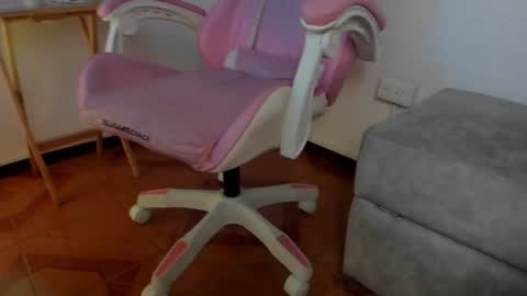 Snapshot of ale_alejandra chatting on February 28, 2026, 12:39 pm Alejandra online show from February 28, 2026, 12:39 pm