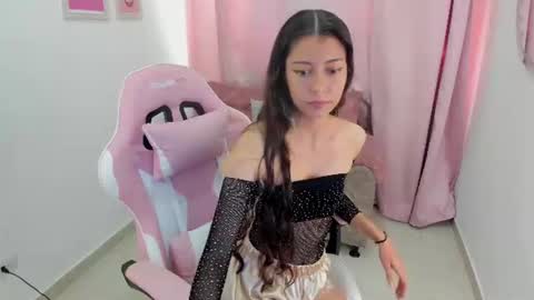Snapshot of ale_lewiss chatting on July 16, 2026, 2:12 pm Ale online show from July 16, 2026, 2:12 pm