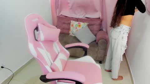Snapshot of ale_lewiss chatting on July 23, 2026, 2:26 pm Ale online show from July 23, 2026, 2:26 pm
