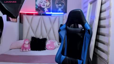 ale_noah_xxx online show from January 6, 2025, 2:48 am