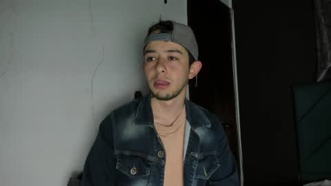 Snapshot of alecadrews_ chatting on January 10, 2025, 7:11 pm ALEC ANDREWS online show from January 10, 2025, 7:11 pm