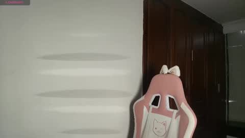 Snapshot of alecadrews_ chatting on October 14, 2025, 7:36 pm ALEC ANDREWS online show from October 14, 2025, 7:36 pm