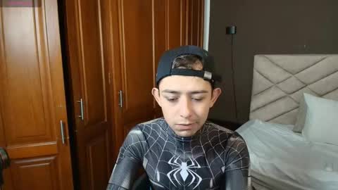 Snapshot of alecadrews_ chatting on October 31, 2025, 7:37 pm ALEC ANDREWS online show from October 31, 2025, 7:37 pm