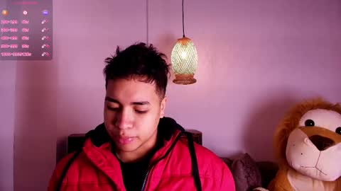 Snapshot of aleclightwood_dim chatting on December 18, 2025, 4:29 am Alec Help me reach 20 Likes online show from December 18, 2025, 4:29 am