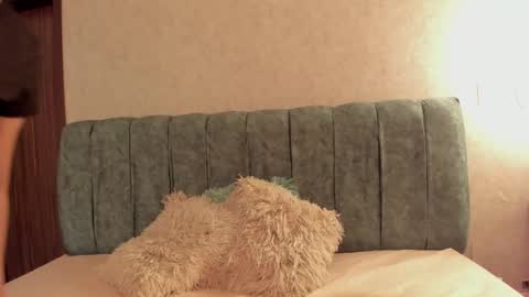 Aleera online show from March 18, 2026, 7:17 pm