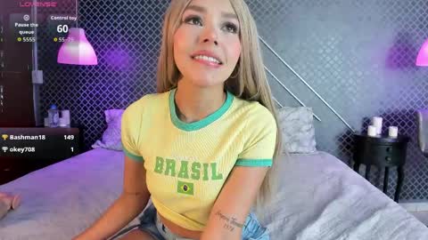 aleja_bloom online show from May 15, 2026, 11:17 am