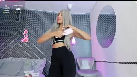 aleja_bloom online show from May 31, 2026, 12:12 pm