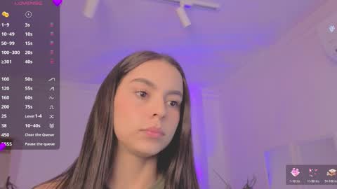 Alejandra online show from April 4, 2026, 11:18 am