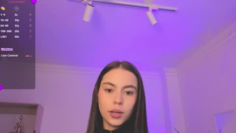 Alejandra online show from April 10, 2026, 11:15 am