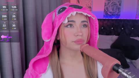 Snapshot of alejamillan1 chatting on December 19, 2024, 8:56 am night GTM -5 online show from December 19, 2024, 8:56 am