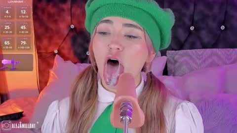 Snapshot of alejamillan1 chatting on March 4, 2025, 8:13 am night GTM -5 online show from March 4, 2025, 8:13 am