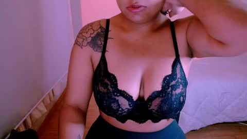 Snapshot of alejandra_conde chatting on May 12, 2026, 11:24 pm Alejandra online show from May 12, 2026, 11:24 pm