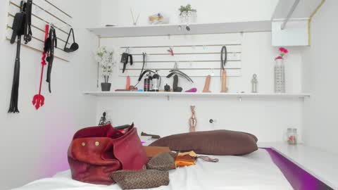 Snapshot of alejandra_dunn chatting on September 27, 2025, 2:11 pm Alejandra online show from September 27, 2025, 2:11 pm