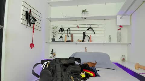 Snapshot of alejandra_dunn chatting on November 5, 2025, 2:28 pm Alejandra online show from November 5, 2025, 2:28 pm