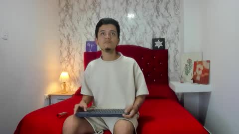 ALEJANDRA JAMES online show from April 2, 2026, 7:39 am