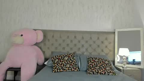 alejandra_marin_ online show from April 22, 2026, 2:47 am