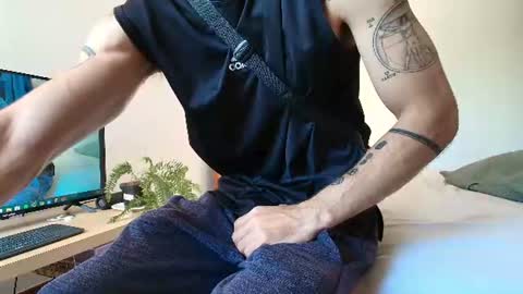 Snapshot of alejandro_bigcock chatting on July 11, 2026, 12:19 pm Alejandro Hernndez online show from July 11, 2026, 12:19 pm