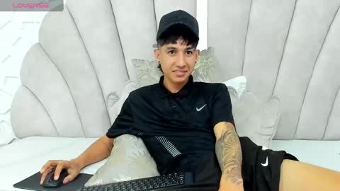 Alejo online show from March 5, 2025, 7:06 pm