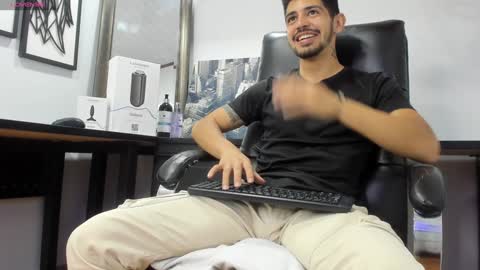 Alejo  online show from January 10, 2025, 7:21 pm