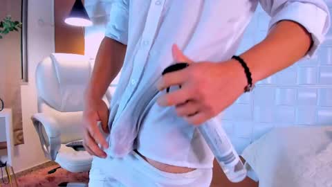 Alejo  online show from February 11, 2025, 11:44 pm