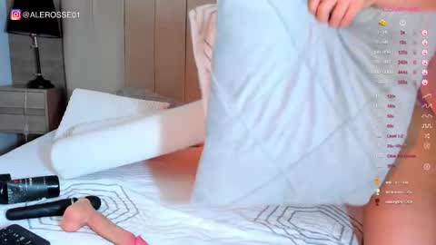 alejandra independent models online show from February 21, 2025, 4:51 am