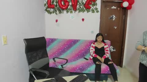 zoe and Kataleya online show from March 10, 2025, 12:26 pm