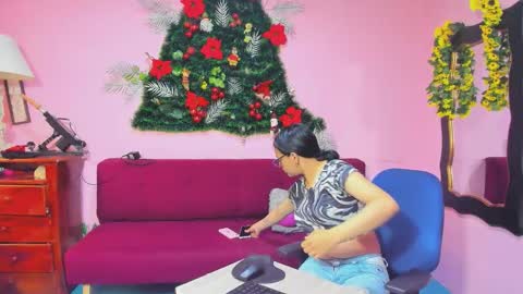 Snapshot of alejita_smithh chatting on January 19, 2026, 12:20 pm zoe and Kataleya online show from January 19, 2026, 12:20 pm