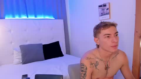 Snapshot of alejo_exotic chatting on April 28, 2026, 12:32 pm alejo_exotic online show from April 28, 2026, 12:32 pm