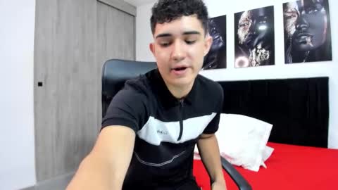 alejo_gray1 online show from February 11, 2026, 8:03 pm