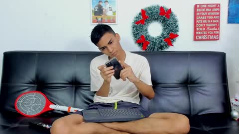 Snapshot of alejo_peverell chatting on December 14, 2024, 9:24 pm alejo peverell online show from December 14, 2024, 9:24 pm