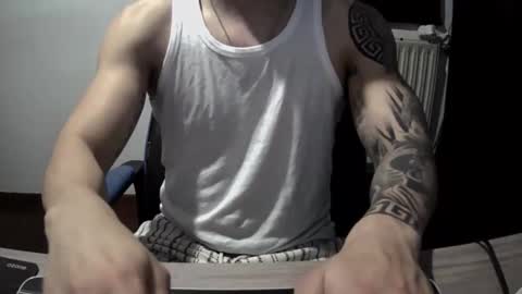 alejoduarte16 online show from April 4, 2026, 12:13 pm