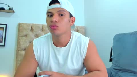 alejostrong online show from September 17, 2025, 2:46 am