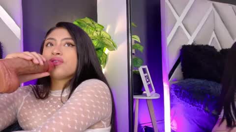 Snapshot of aleksa_way chatting on April 27, 2026, 1:20 pm Aleksa online show from April 27, 2026, 1:20 pm