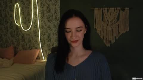 Alena online show from December 17, 2024, 12:01 am