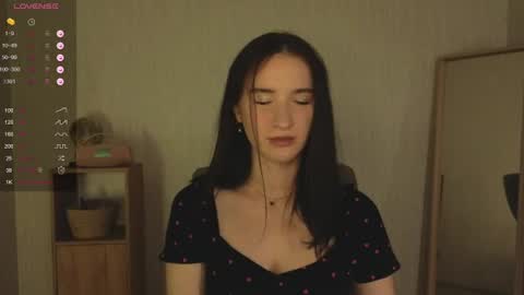 Snapshot of alena_navi chatting on June 11, 2026, 9:46 pm Alena online show from June 11, 2026, 9:46 pm