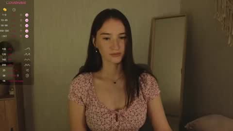 Snapshot of alena_navi chatting on July 23, 2026, 6:28 pm Alena online show from July 23, 2026, 6:28 pm