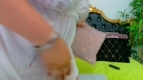 alesha_arabian_ online show from May 12, 2026, 4:09 am