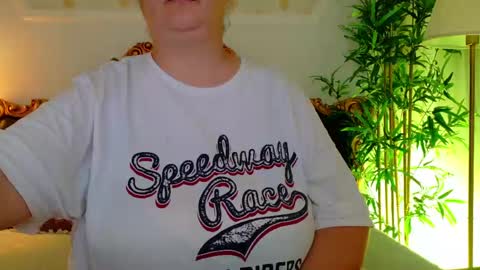 alesha_arabian_ online show from June 8, 2026, 4:13 am
