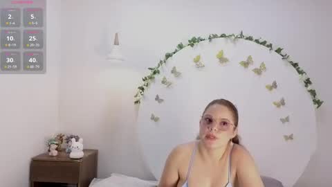Snapshot of alesia_rose chatting on May 26, 2026, 7:43 pm Ambar online show from May 26, 2026, 7:43 pm