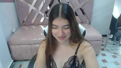 Snapshot of alesia_v chatting on May 20, 2026, 8:48 pm Live 1000pm 600am COLOMBIAN HOUR online show from May 20, 2026, 8:48 pm