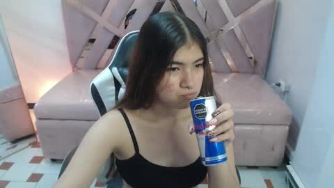 Snapshot of alesia_v chatting on June 9, 2026, 3:29 am Live 1000pm 600am COLOMBIAN HOUR online show from June 9, 2026, 3:29 am